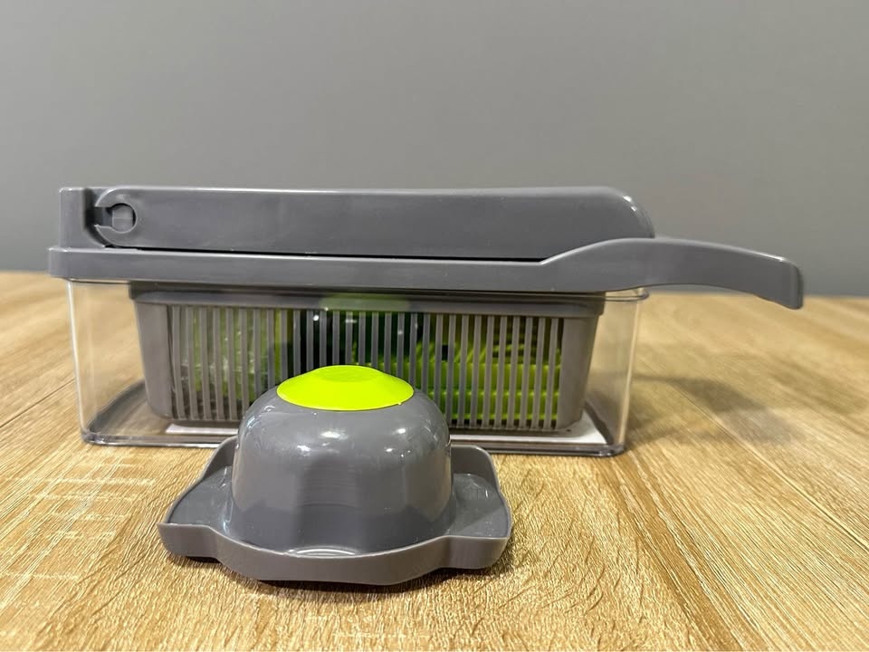 MOVING SALE | Multi-purpose Veggie Chopper - photo 4