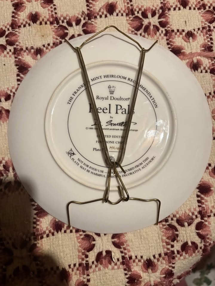 Limited edition Reel Pals 1995 plate - photo 2