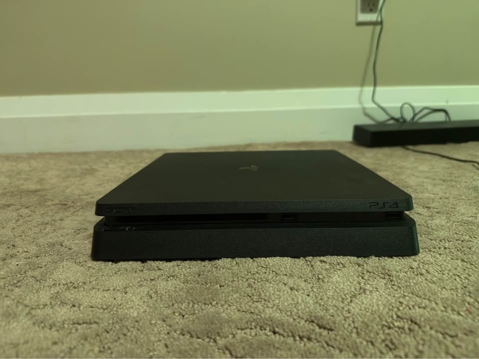 Ps4 disk edition - photo 2
