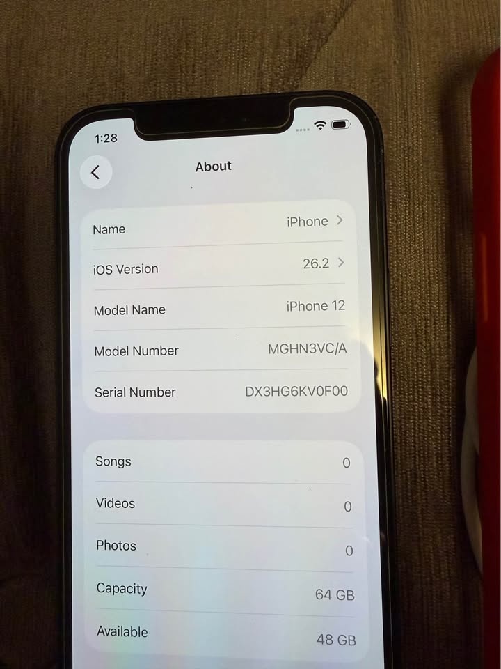 iPhone 12 64GB brand new condition with case box and headphones - photo 3