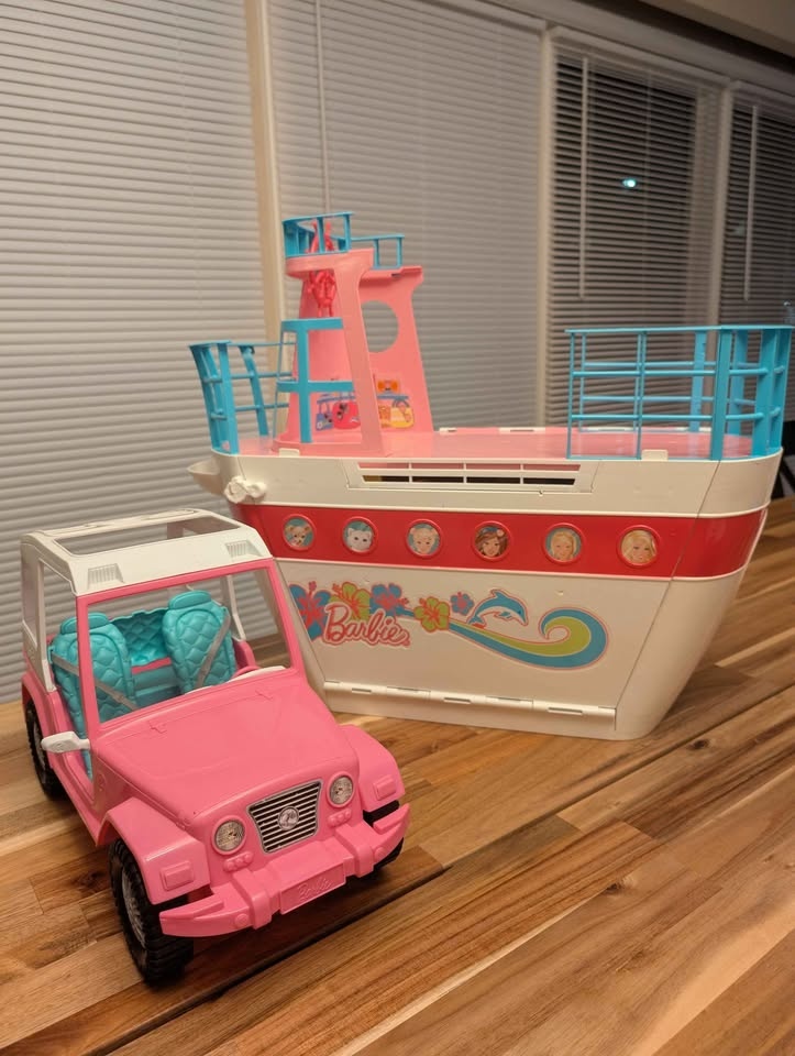 Cruise Ship and Jeep Barbie - photo 2