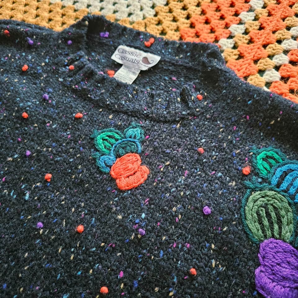 80s Wool Blend Floral Berry Embroidered Black Sweater - photo 3