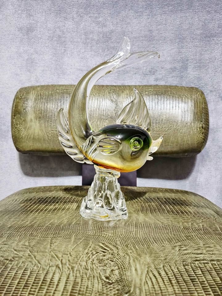 Beautiful Murano Glass Fish $140