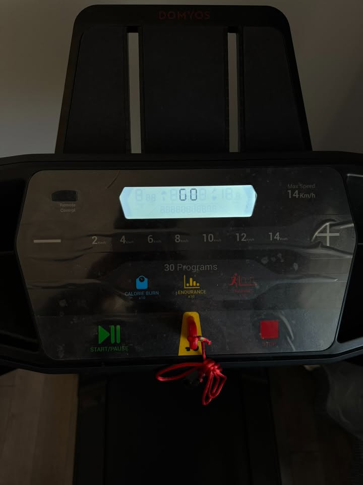 Domyos Treadmill - Run 100 E - 14km/h (9 mph) - photo 3