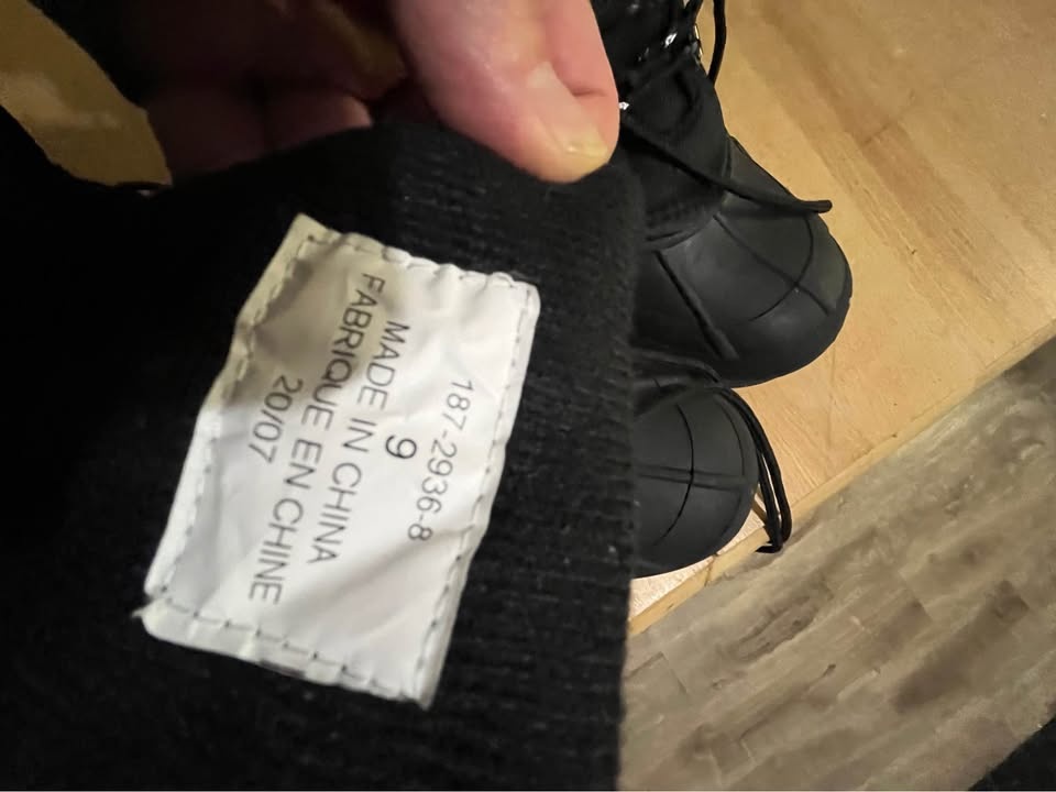 Winter Boots sz 9 waterproof - photo 3