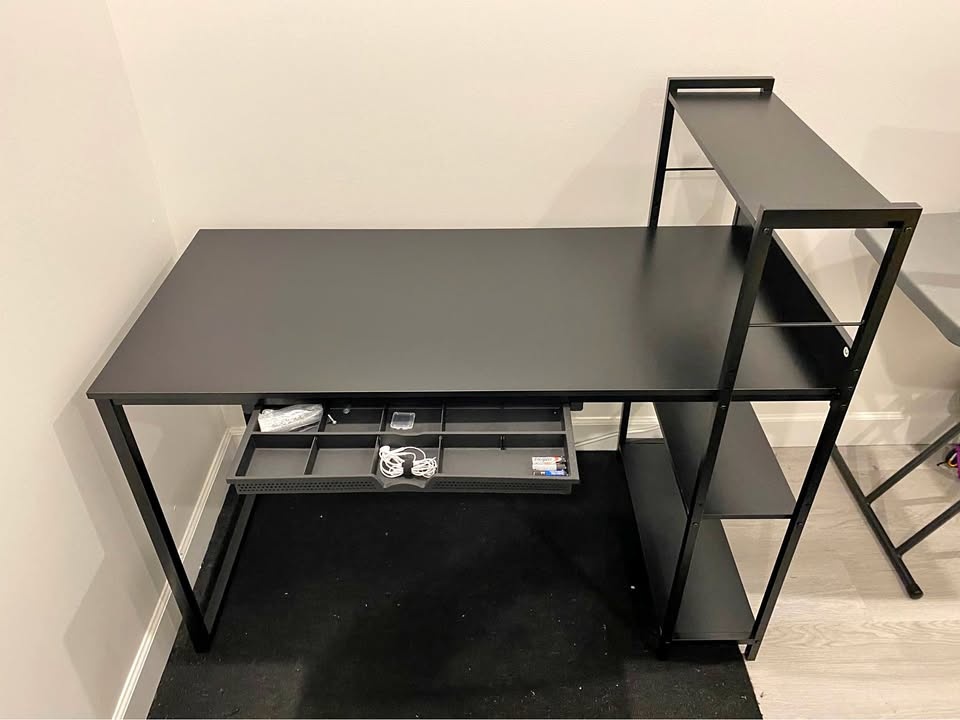 Computer desk