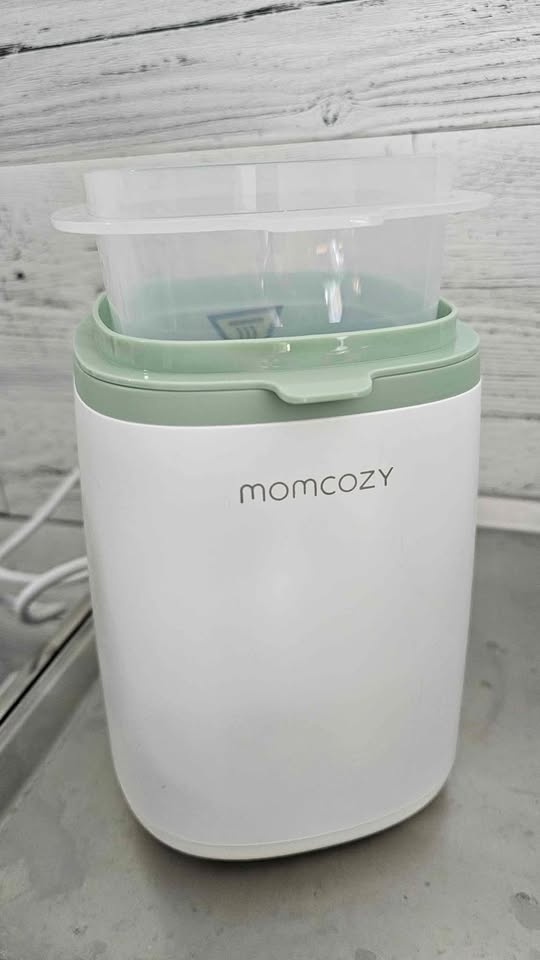 Momcozy bottle warmer