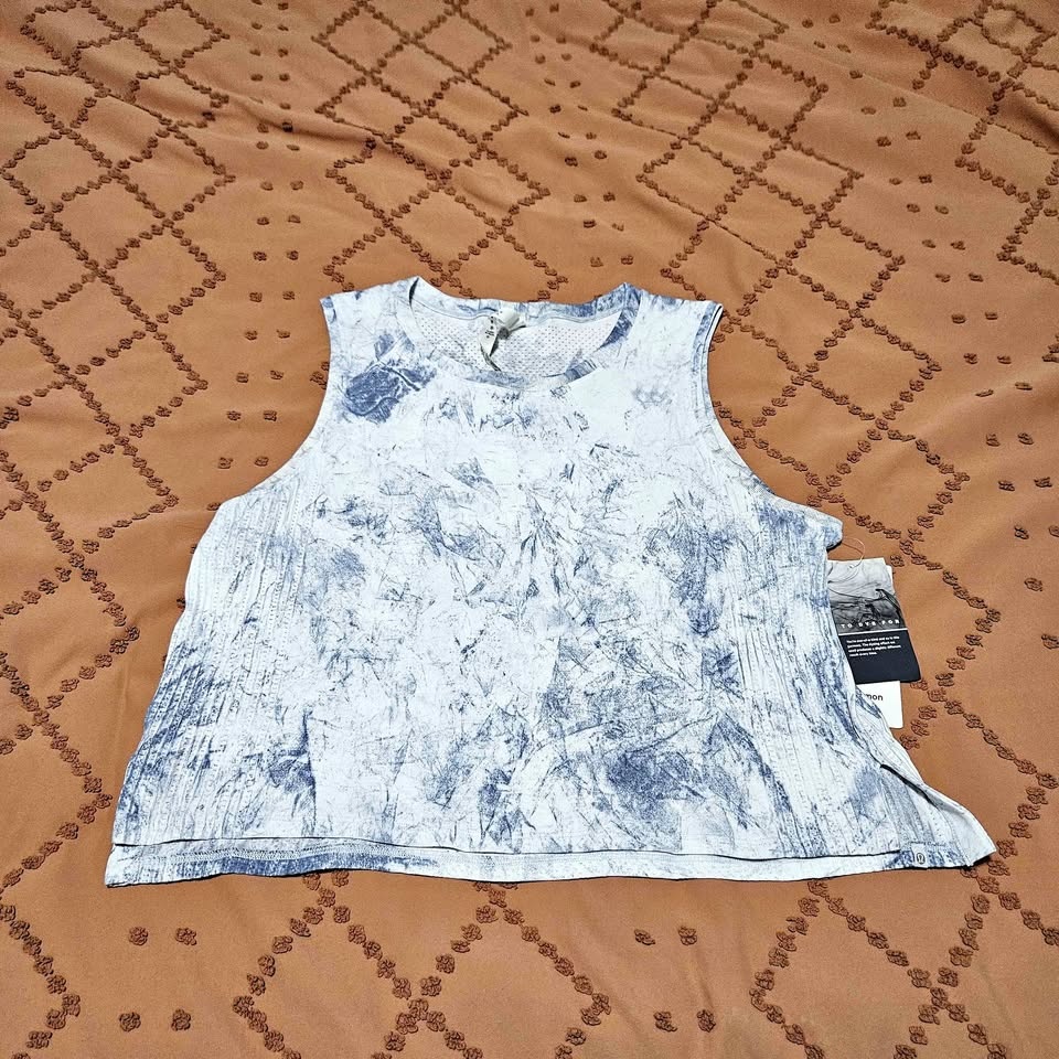 Lululemon top