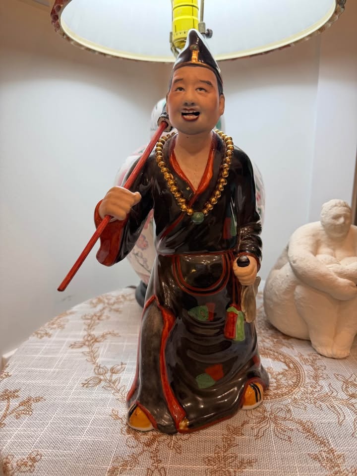 Vintage Ji Gong Porcelain Figure – Expressive Folk Figure - photo 2