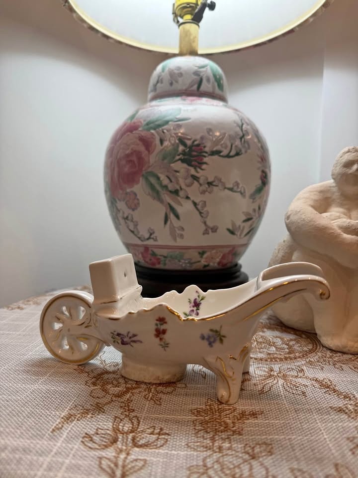 Rococo Porcelain Floral Cart (1880–1910)