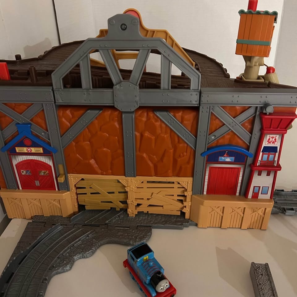 Thomas Train Take N Play Rescue from Misty Island 2009 - photo 2
