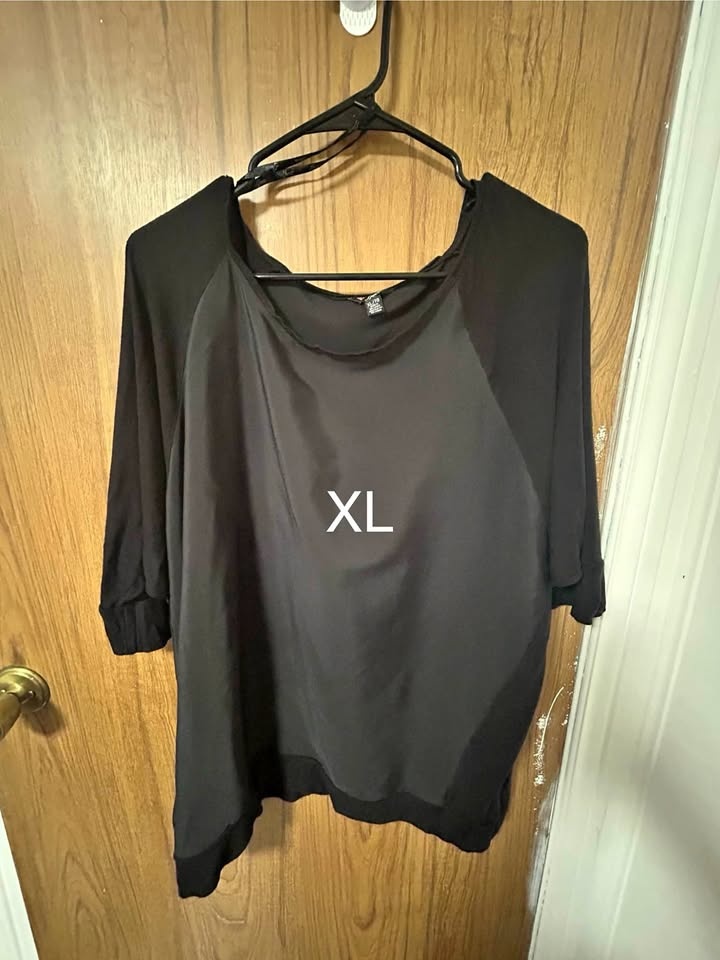 Women’s XL blouse