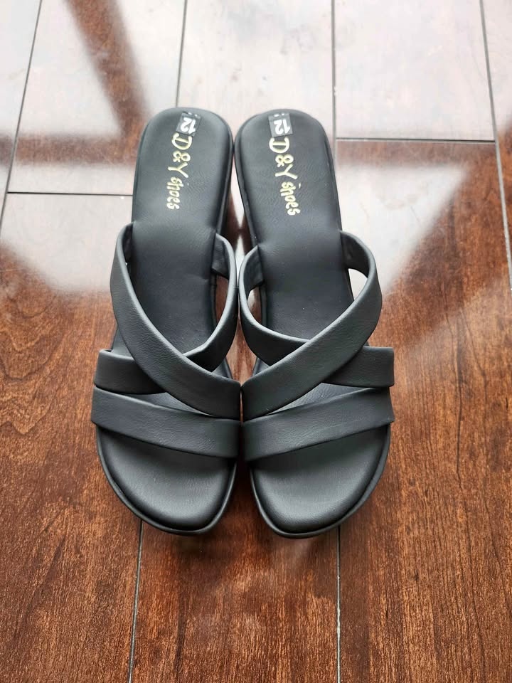 Brand new shoes size 40