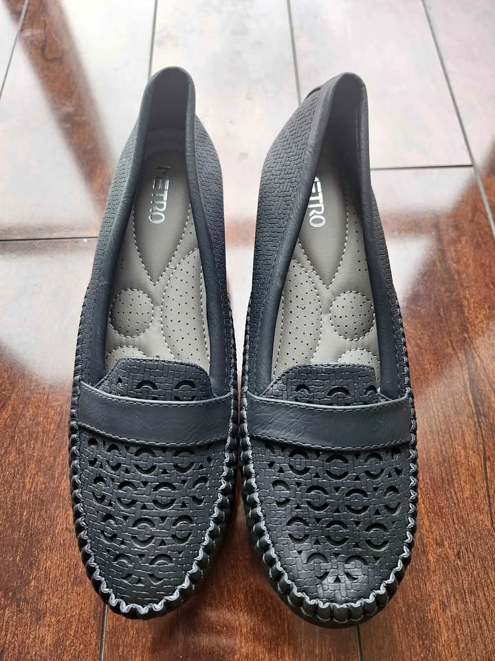 Brand new shoes size 39
