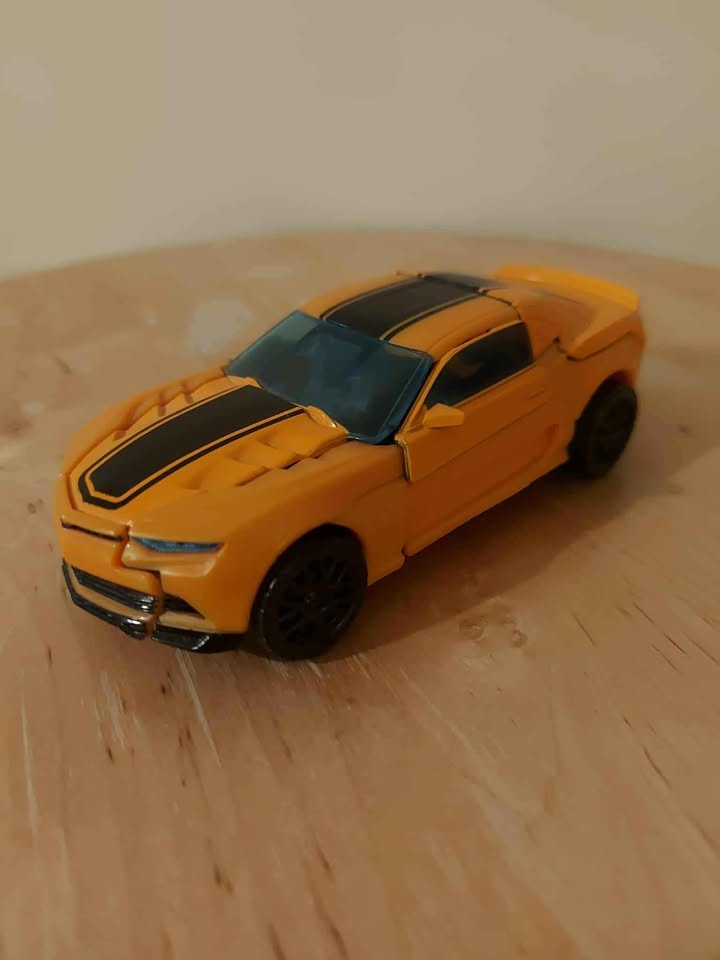 Transformers Age of Extinction Bumblebee - photo 3