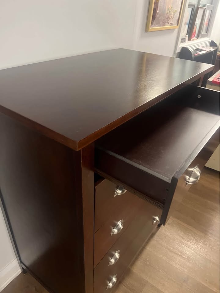 Modern 5-Drawer Dresser – Dark Wood (Delivery Available) - photo 4