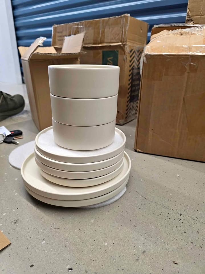 vancasso Stoneware Dinnerware Set – Brand New