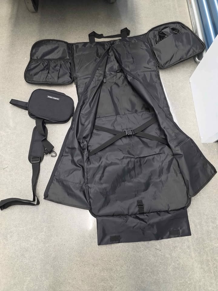 2-in-1 Travel Garment Bag + Toiletry Kit – Brand New - photo 2