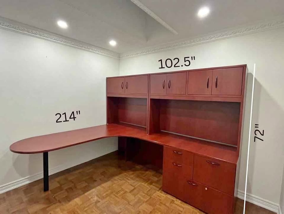 Large Executive Office Desk with Hutch