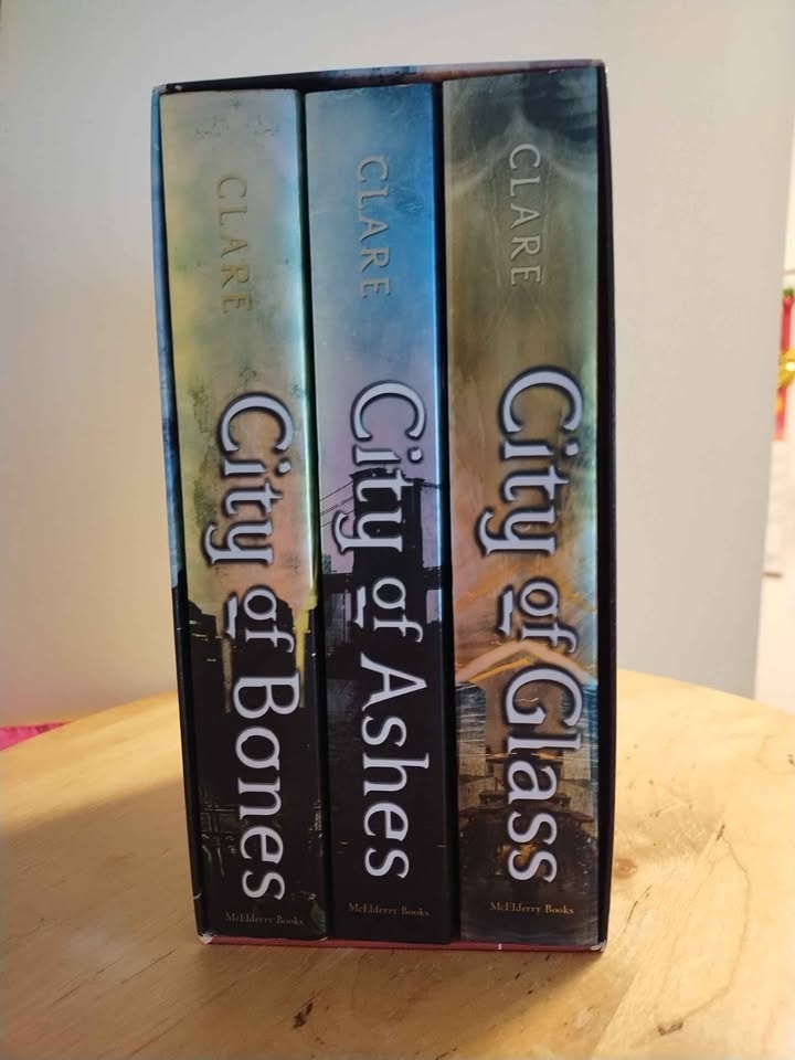 The Mortal Instruments Series: Books 1-3 - photo 2