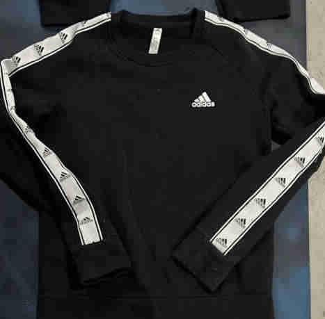 Adidas Sweater Girls XL