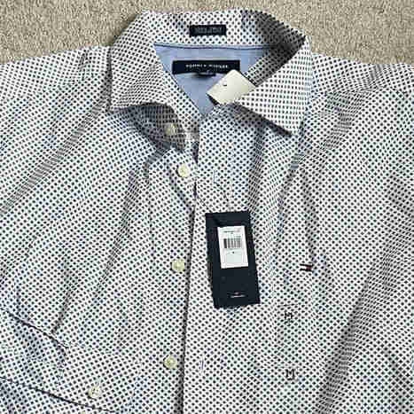 NWT Men’s Tommy Hilfiger men’s medium Shirt