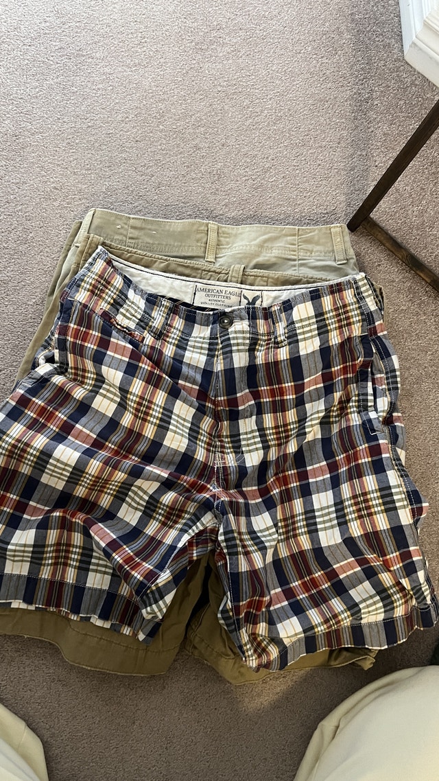 Mens SZ 33 Plaid Cargo Shorts