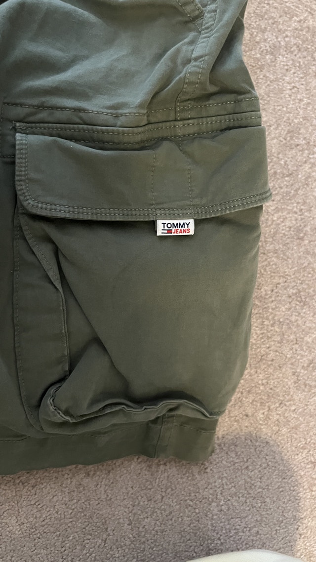 Men's Sz 38 Tommy Cargo Shorts - photo 2