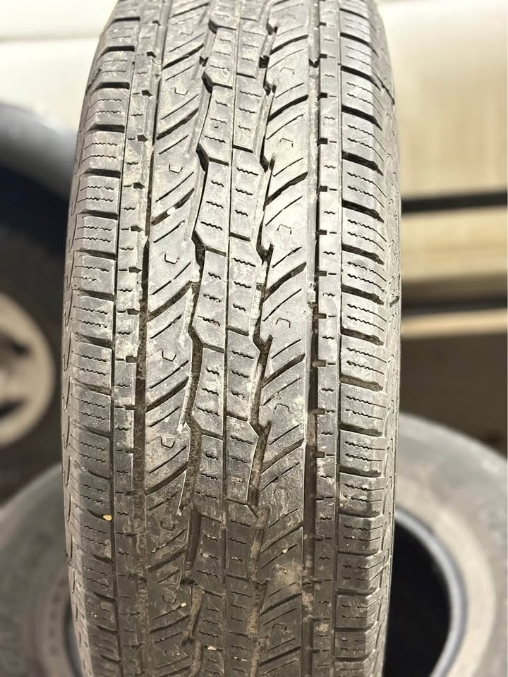 (4) General 255/70R17 All Season Tires - photo 3