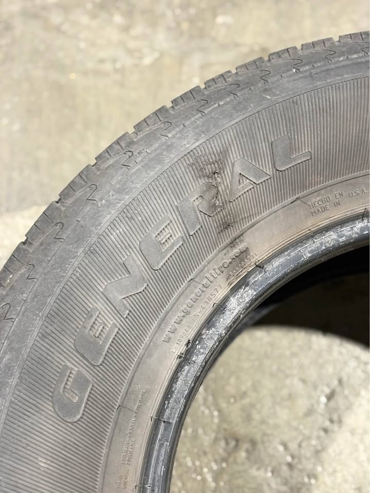 (4) General 255/70R17 All Season Tires - photo 4