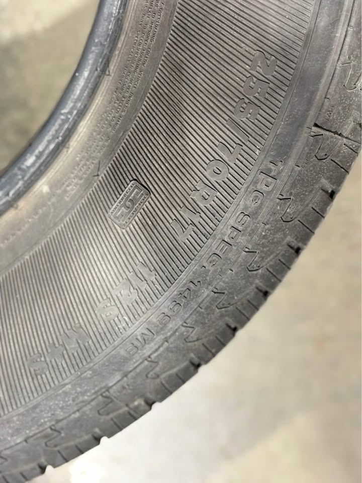 (4) General 255/70R17 All Season Tires - photo 5