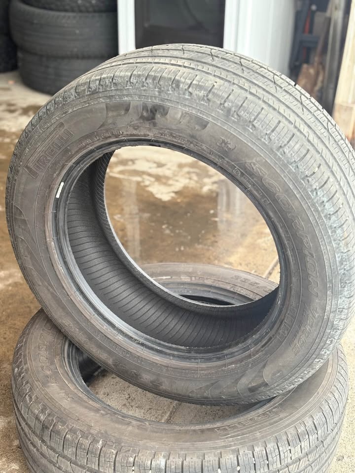 (2) Pirelli 235/60R18 All Season Tires - photo 2
