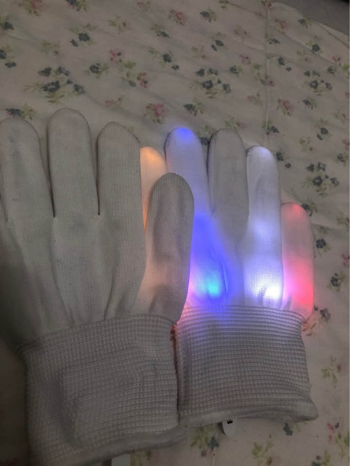 NEW-kids Light Up LED Gloves - White - photo 2