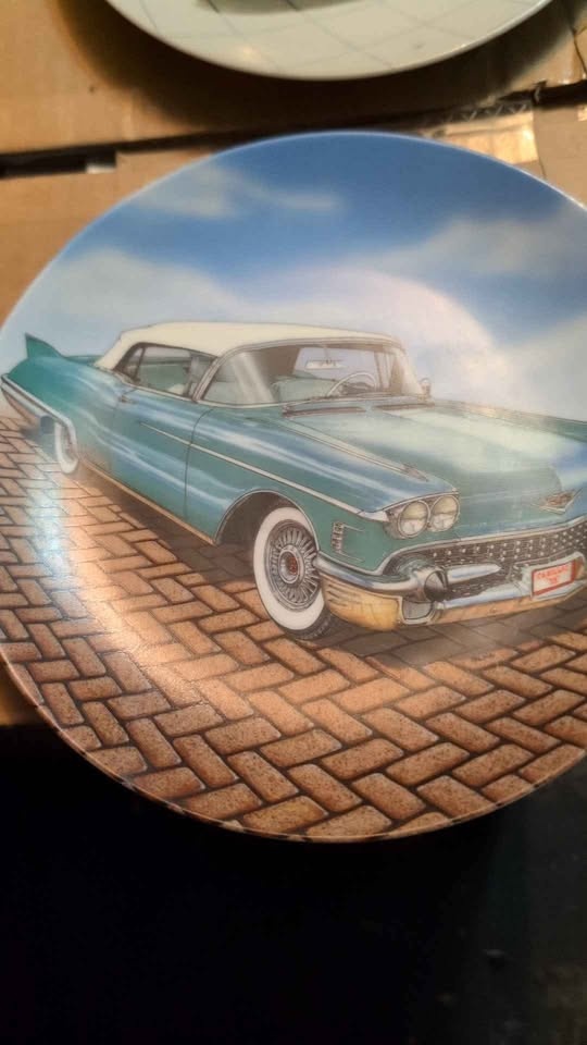 Vintage Car Collector Plates - photo 4
