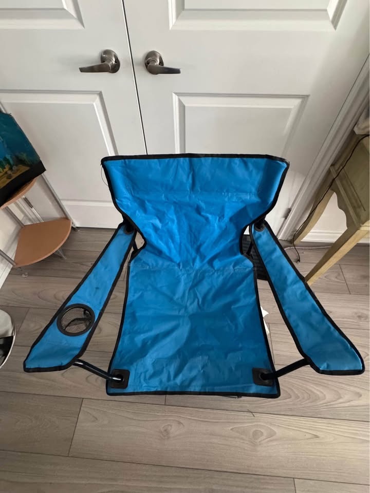 Two folding camping chairs - photo 2