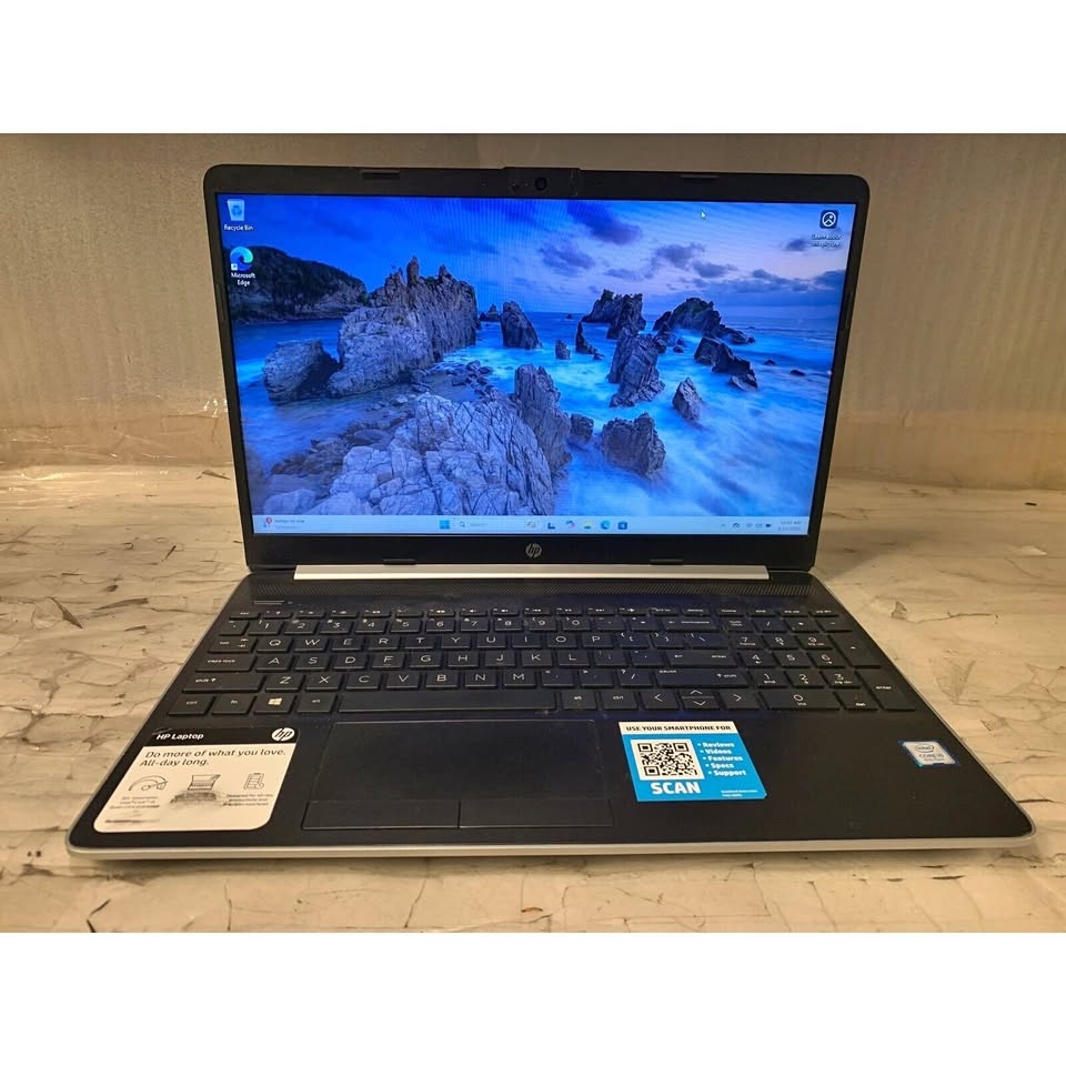 HP 15-DW0077NR 15.6" Laptop i5-8265U 16GB RAM 512GB SSD