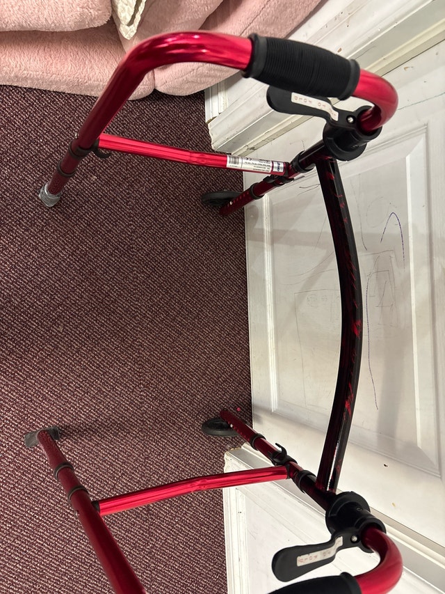 walker like new - photo 2