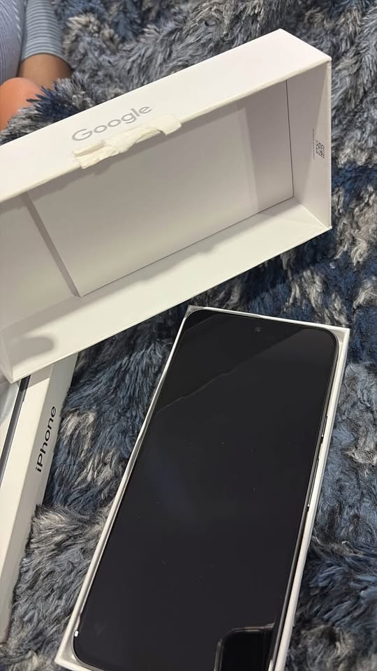 Pack boxes brand new iPhone 15 - photo 3