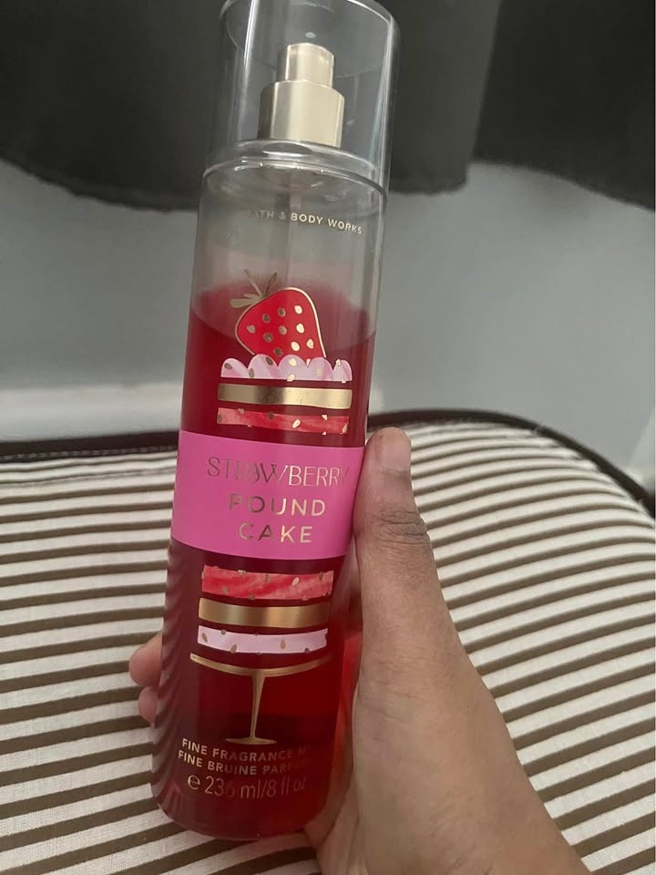 Bath & Body Works Strawberry Pound Cake – Almost Full