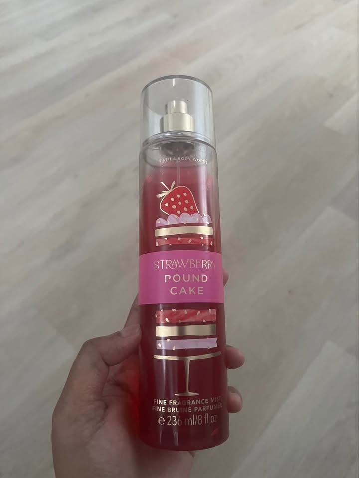 Bath & Body Works Strawberry Pound Cake – Almost Full - photo 4