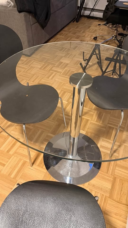 Round table + 3 chairs - photo 3