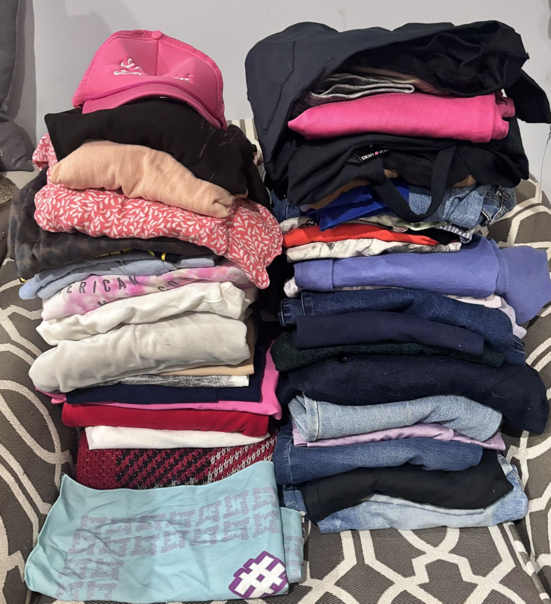 Huge lot of women, clothing large to extra large entire lot only