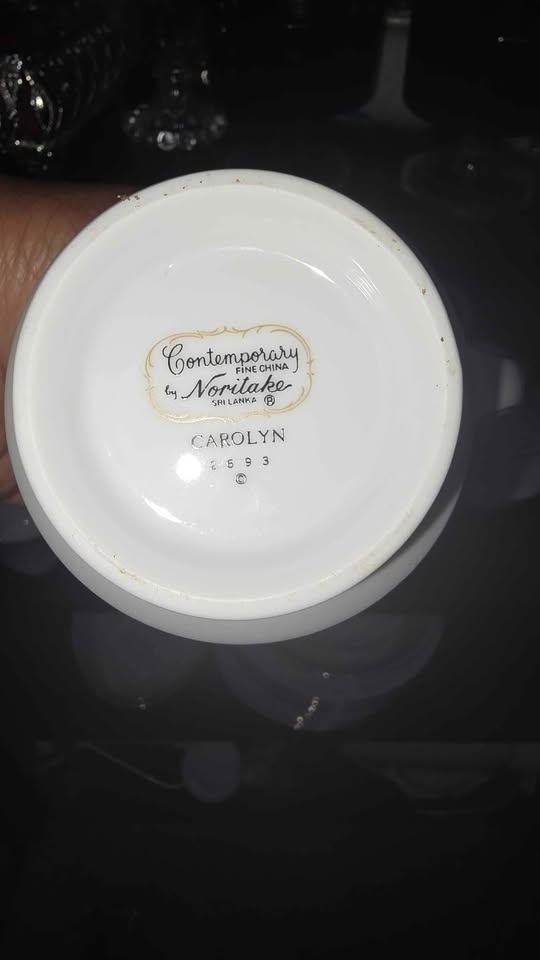 Vintage noritake Carolyn dinner set 48p - photo 3
