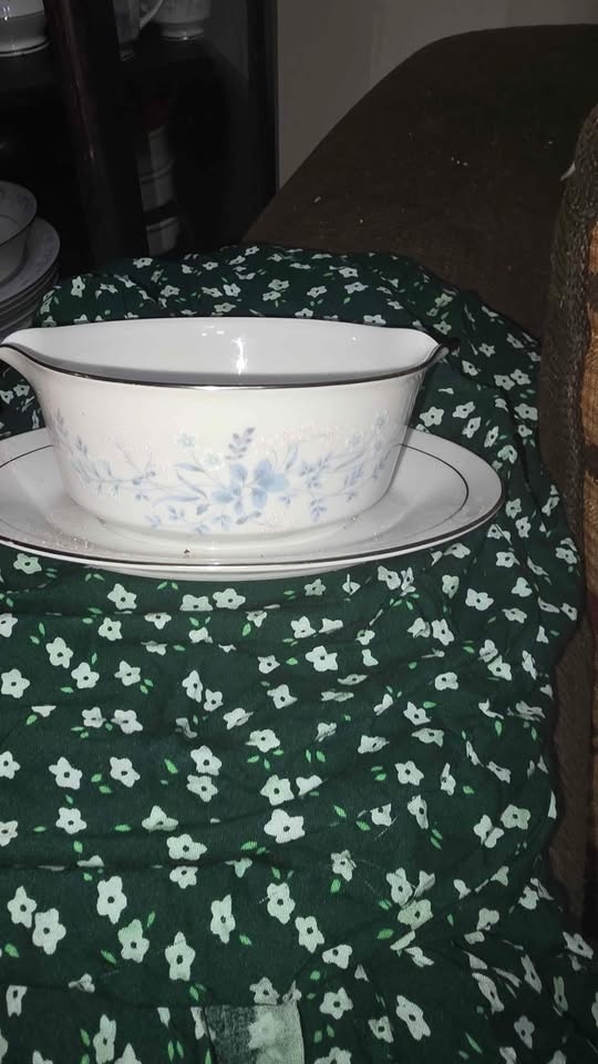 Vintage noritake Carolyn dinner set 48p - photo 5