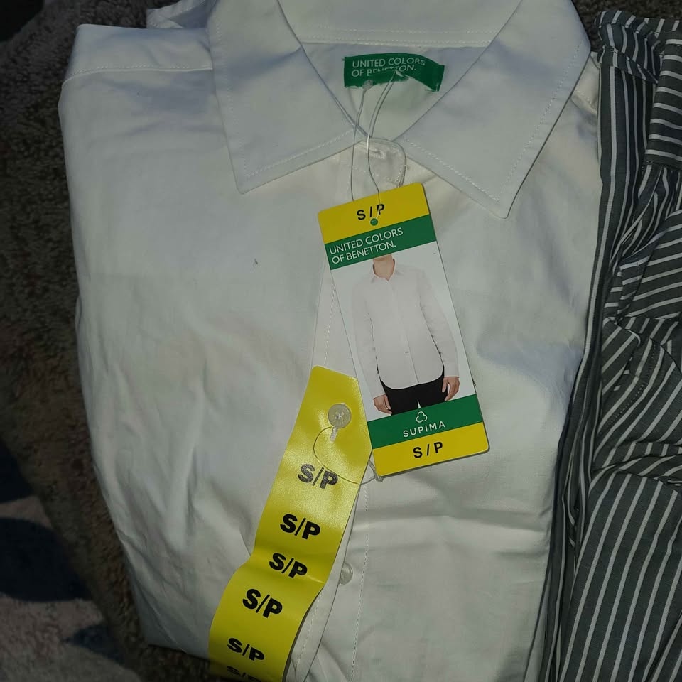 Women Benetton shirt (size small) - photo 3