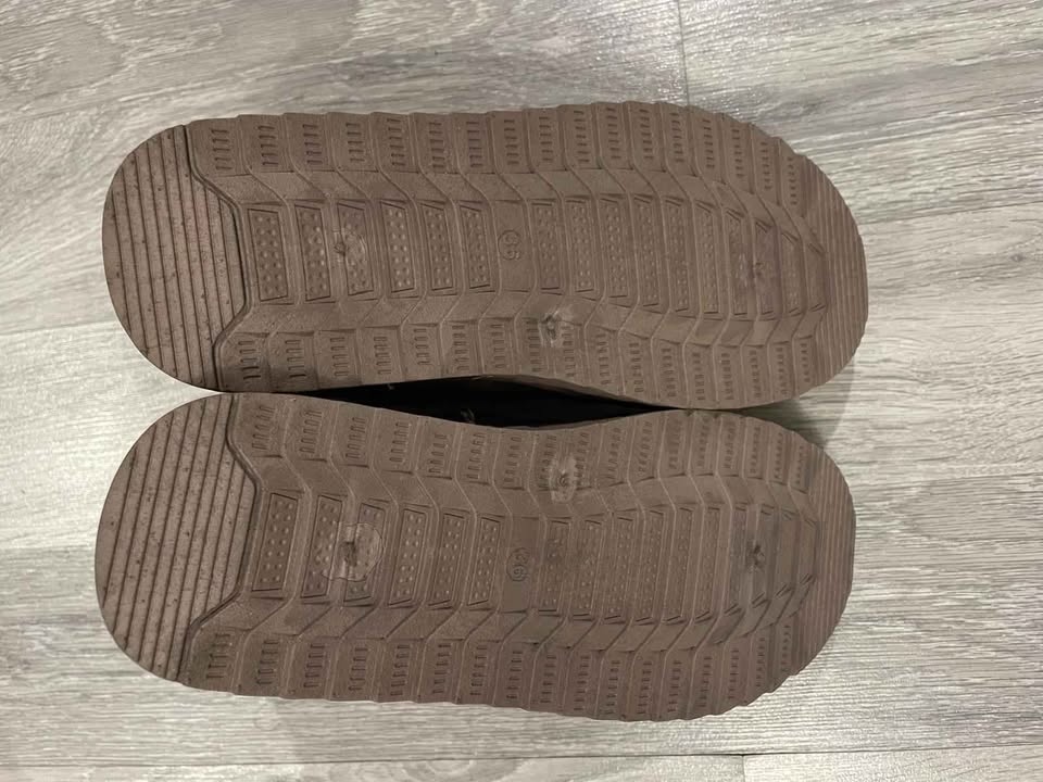 Women winter shoes (size 5) never worn - photo 3