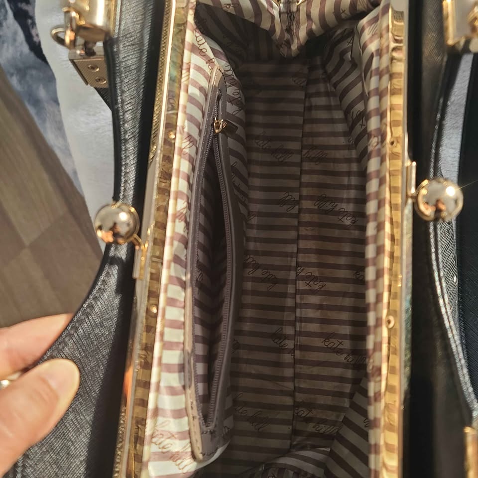 Women Purse, Bag tote like brand new - photo 4