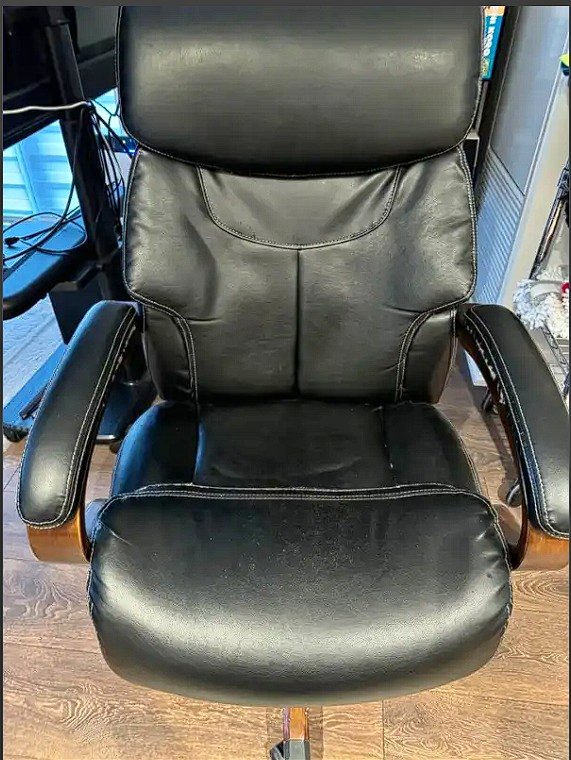 La-Z-Boy Office Chair - $90 ❤️