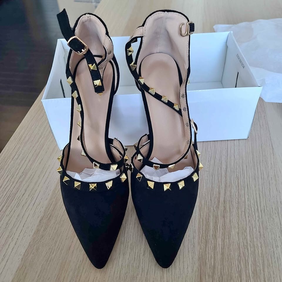 Women heels size 37, us 7