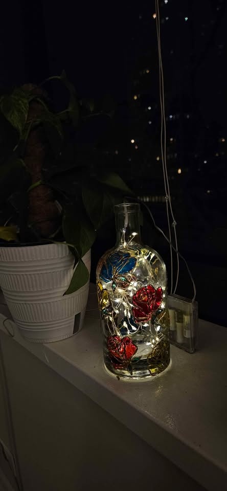 Hand-painted glass bottle lamp with rose flower patterns and fai - photo 2
